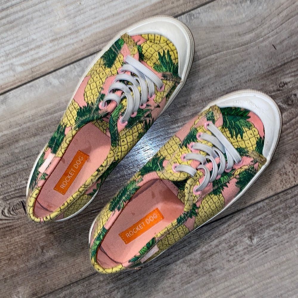 Rocket Dog Size 2 Girls Pineapple Slip On Shoe